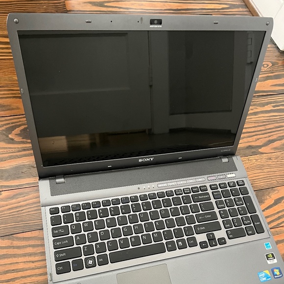 Sony Vaio Laptop Computer - Picture 3 of 4